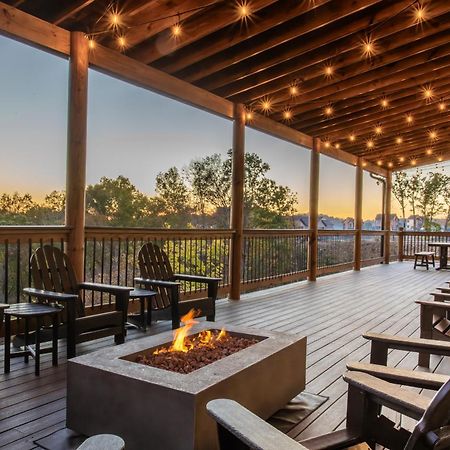 Luxury 12-Bedroom Cabin With Indoor Pool, Hot Tub & Movie Theater, Sleeps 36 Sevierville Eksteriør bilde