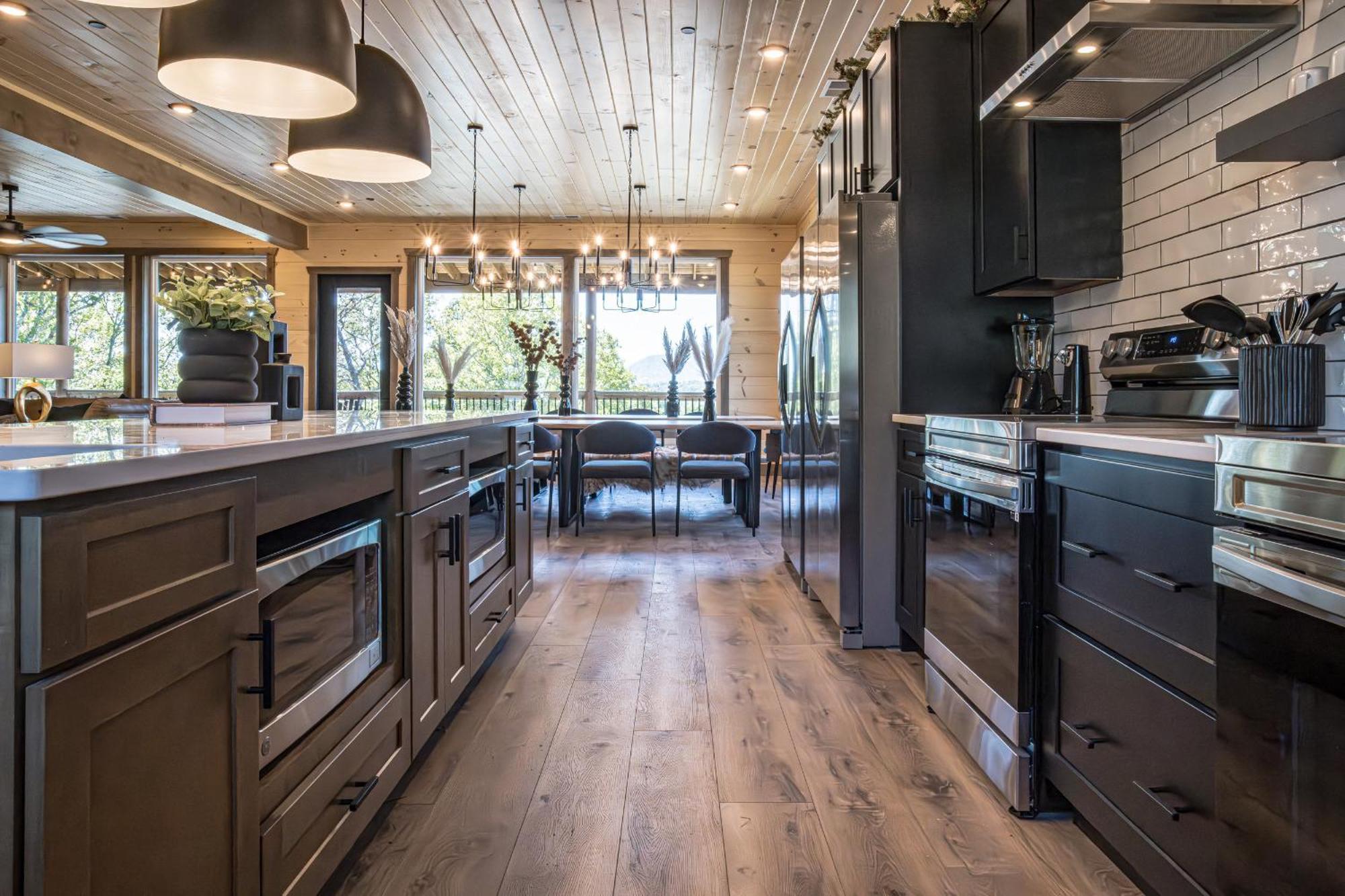 Luxury 12-Bedroom Cabin With Indoor Pool, Hot Tub & Movie Theater, Sleeps 36 Sevierville Eksteriør bilde