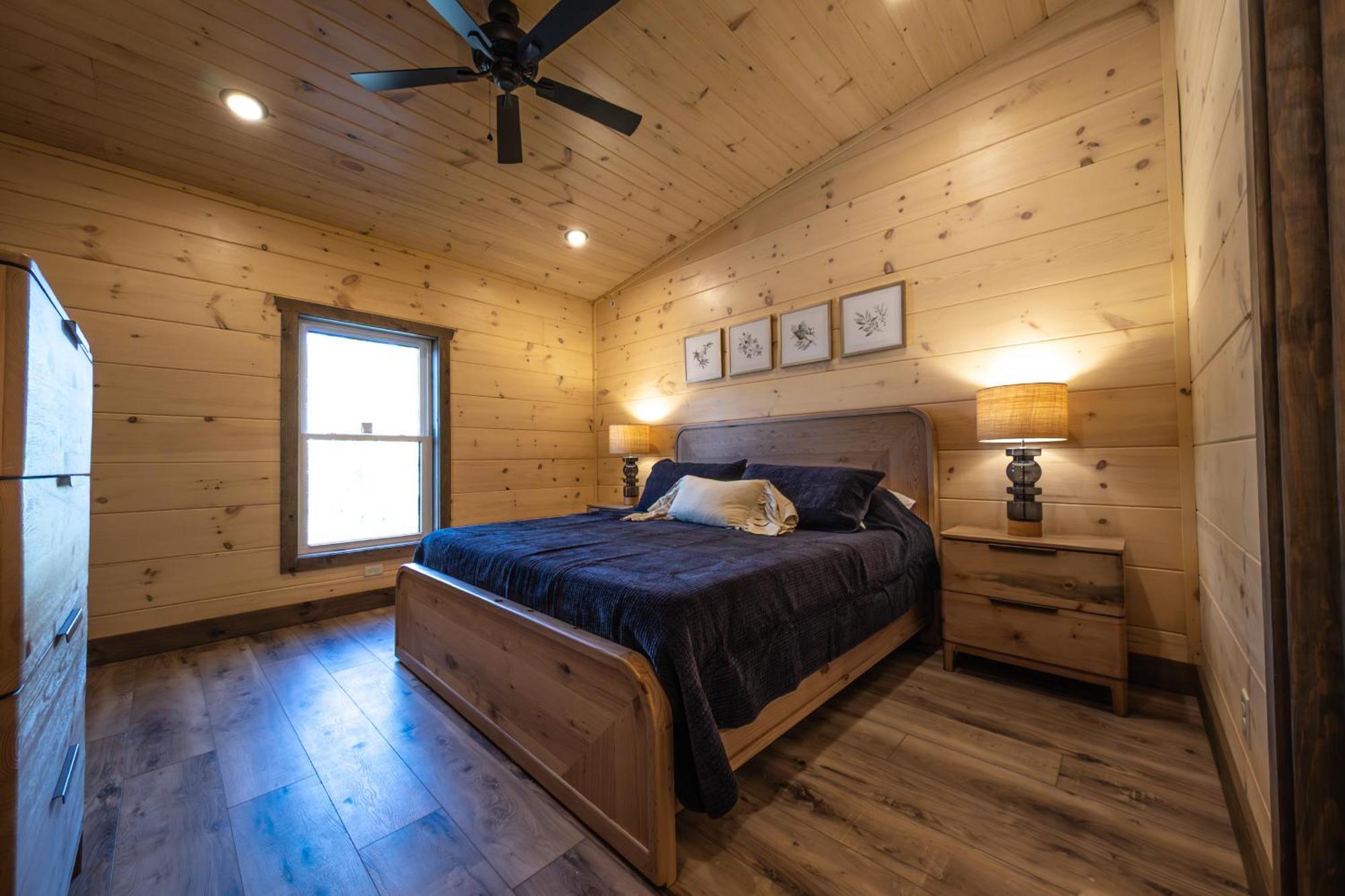 Luxury 12-Bedroom Cabin With Indoor Pool, Hot Tub & Movie Theater, Sleeps 36 Sevierville Eksteriør bilde