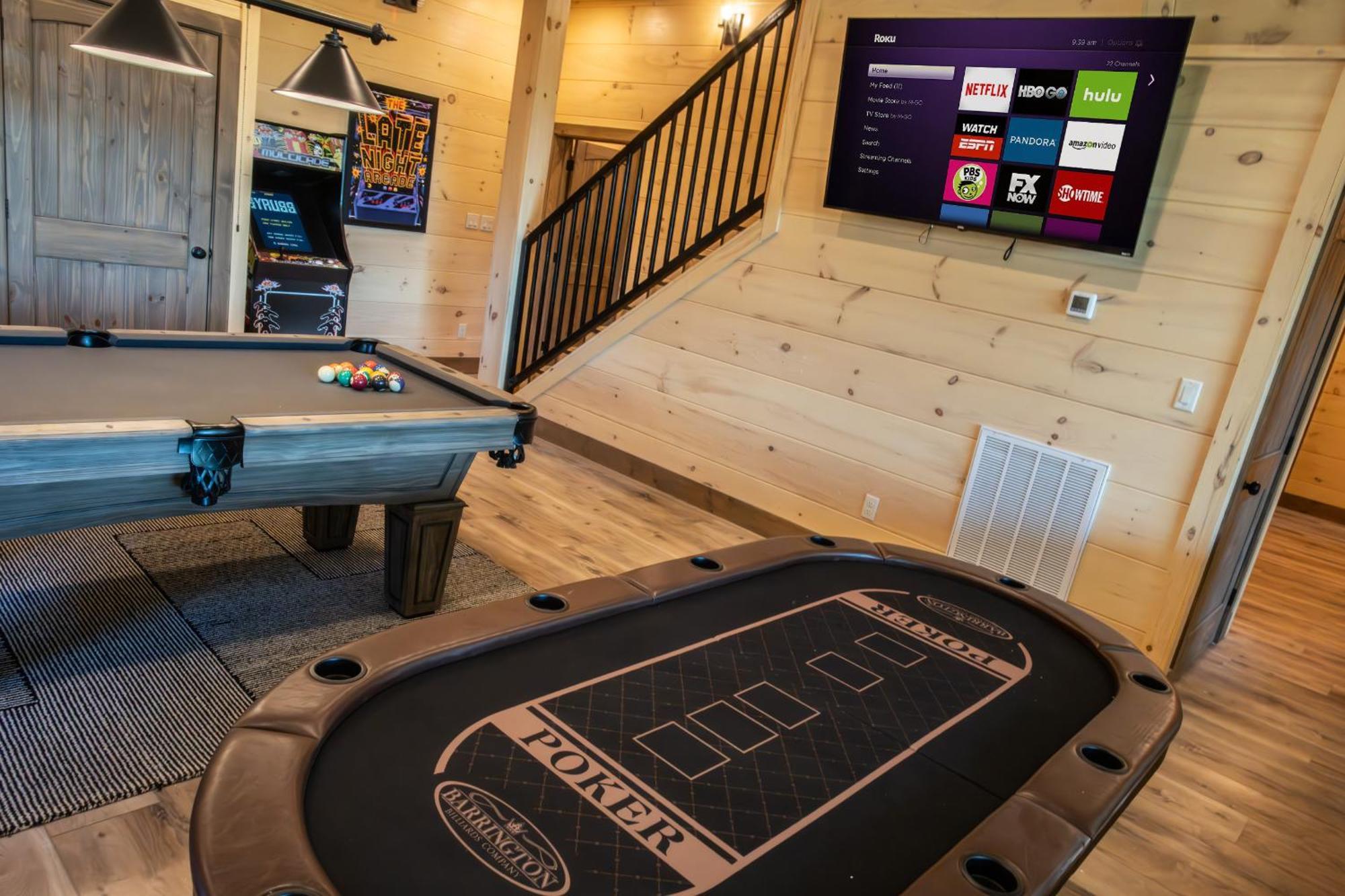 Luxury 12-Bedroom Cabin With Indoor Pool, Hot Tub & Movie Theater, Sleeps 36 Sevierville Eksteriør bilde