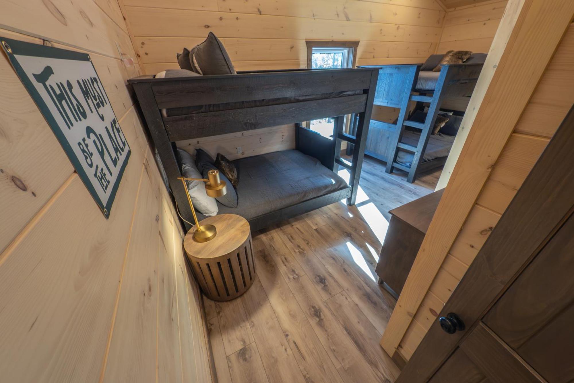 Luxury 12-Bedroom Cabin With Indoor Pool, Hot Tub & Movie Theater, Sleeps 36 Sevierville Eksteriør bilde
