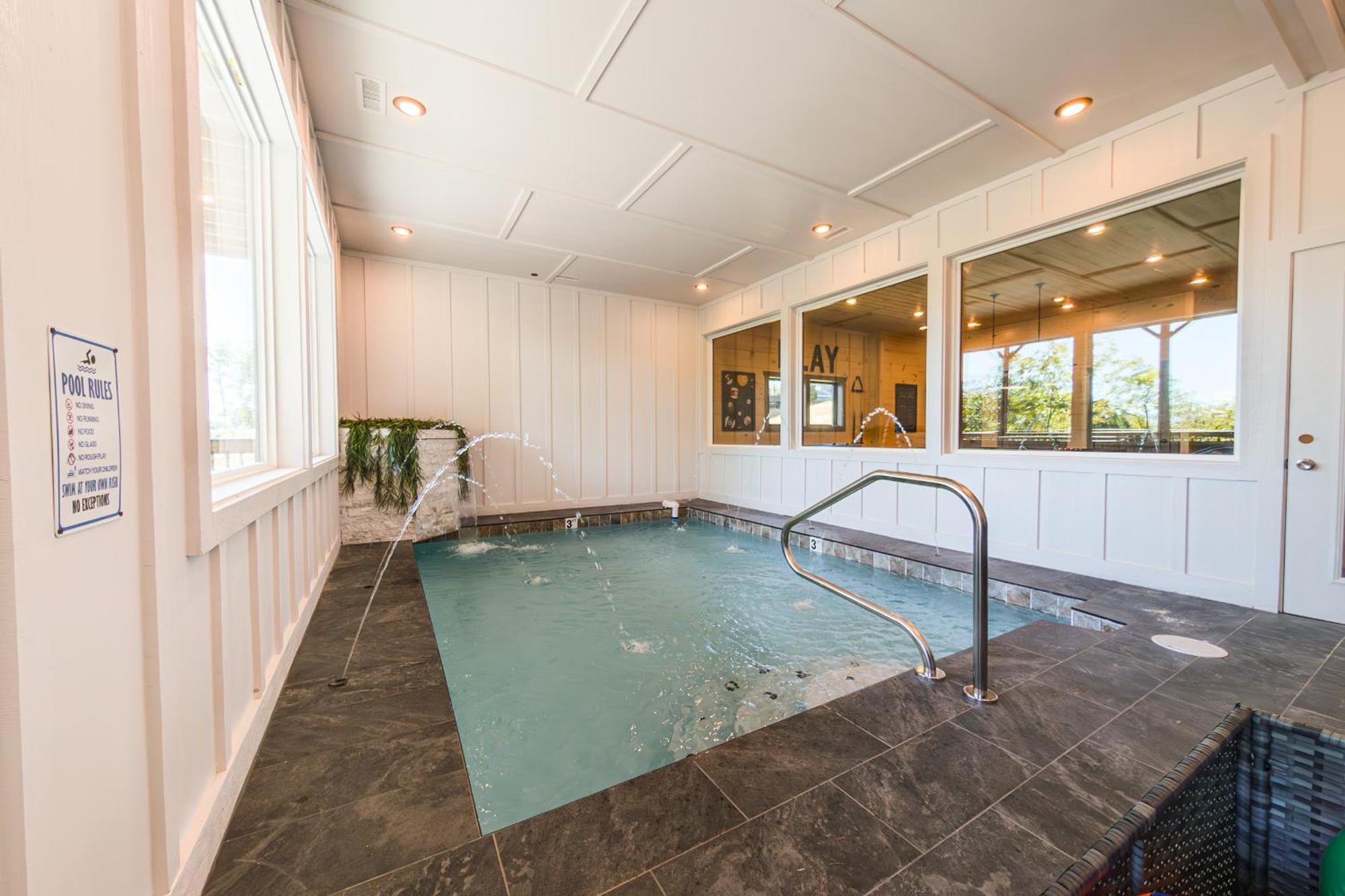 Luxury 12-Bedroom Cabin With Indoor Pool, Hot Tub & Movie Theater, Sleeps 36 Sevierville Eksteriør bilde