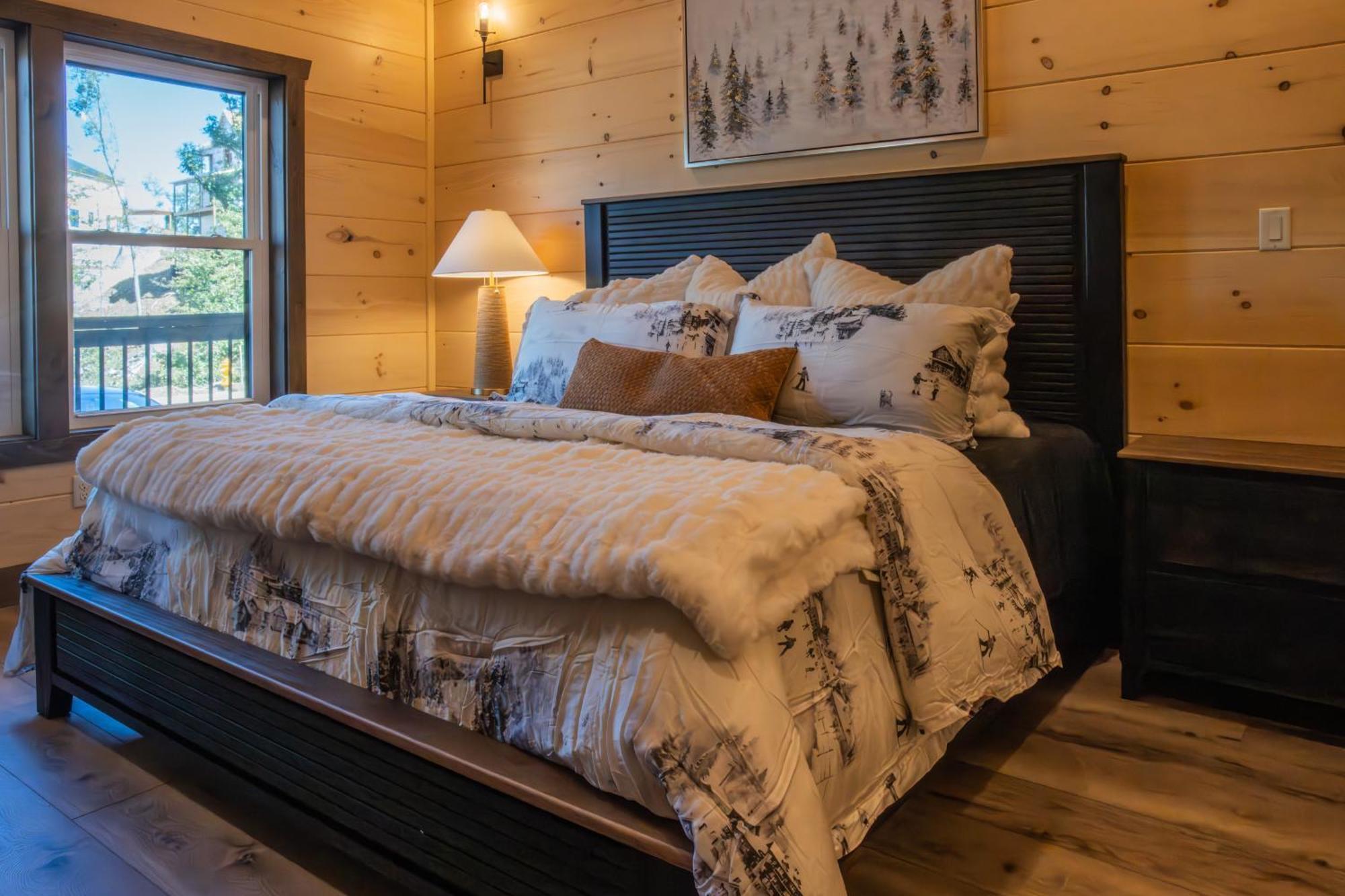 Luxury 12-Bedroom Cabin With Indoor Pool, Hot Tub & Movie Theater, Sleeps 36 Sevierville Eksteriør bilde