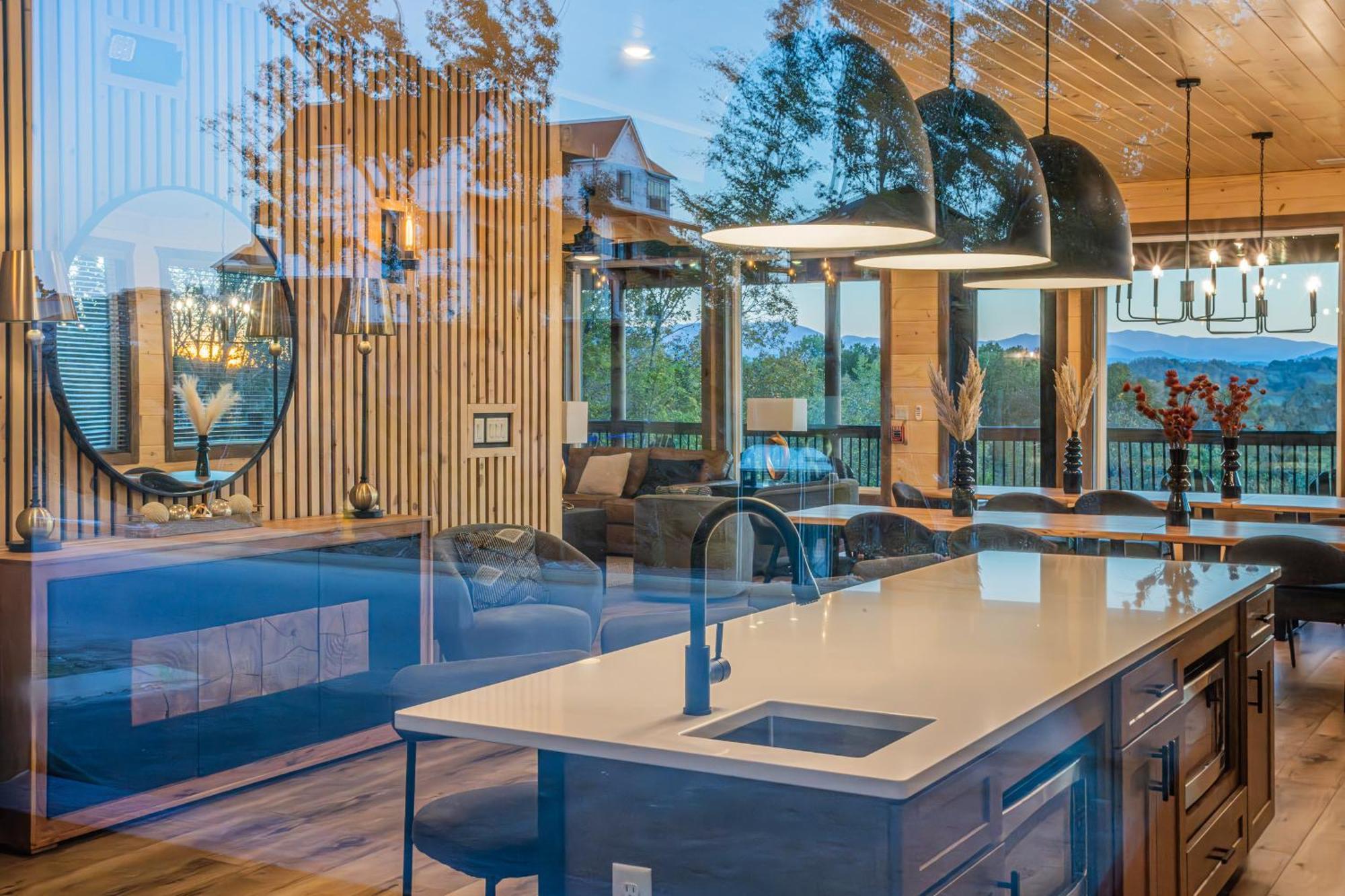 Luxury 12-Bedroom Cabin With Indoor Pool, Hot Tub & Movie Theater, Sleeps 36 Sevierville Eksteriør bilde