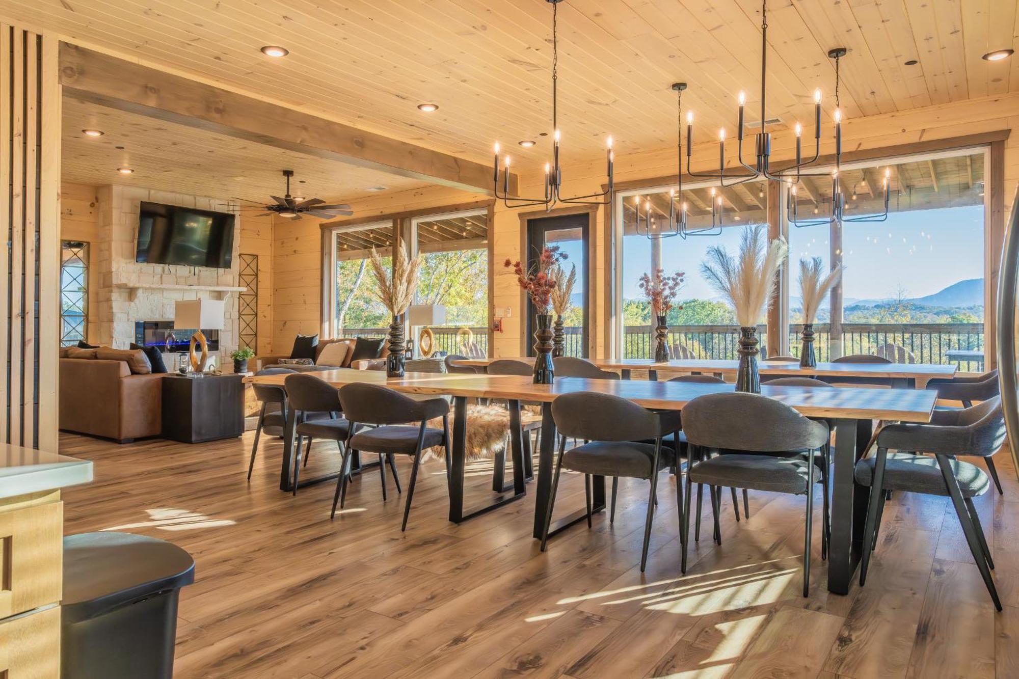 Luxury 12-Bedroom Cabin With Indoor Pool, Hot Tub & Movie Theater, Sleeps 36 Sevierville Eksteriør bilde